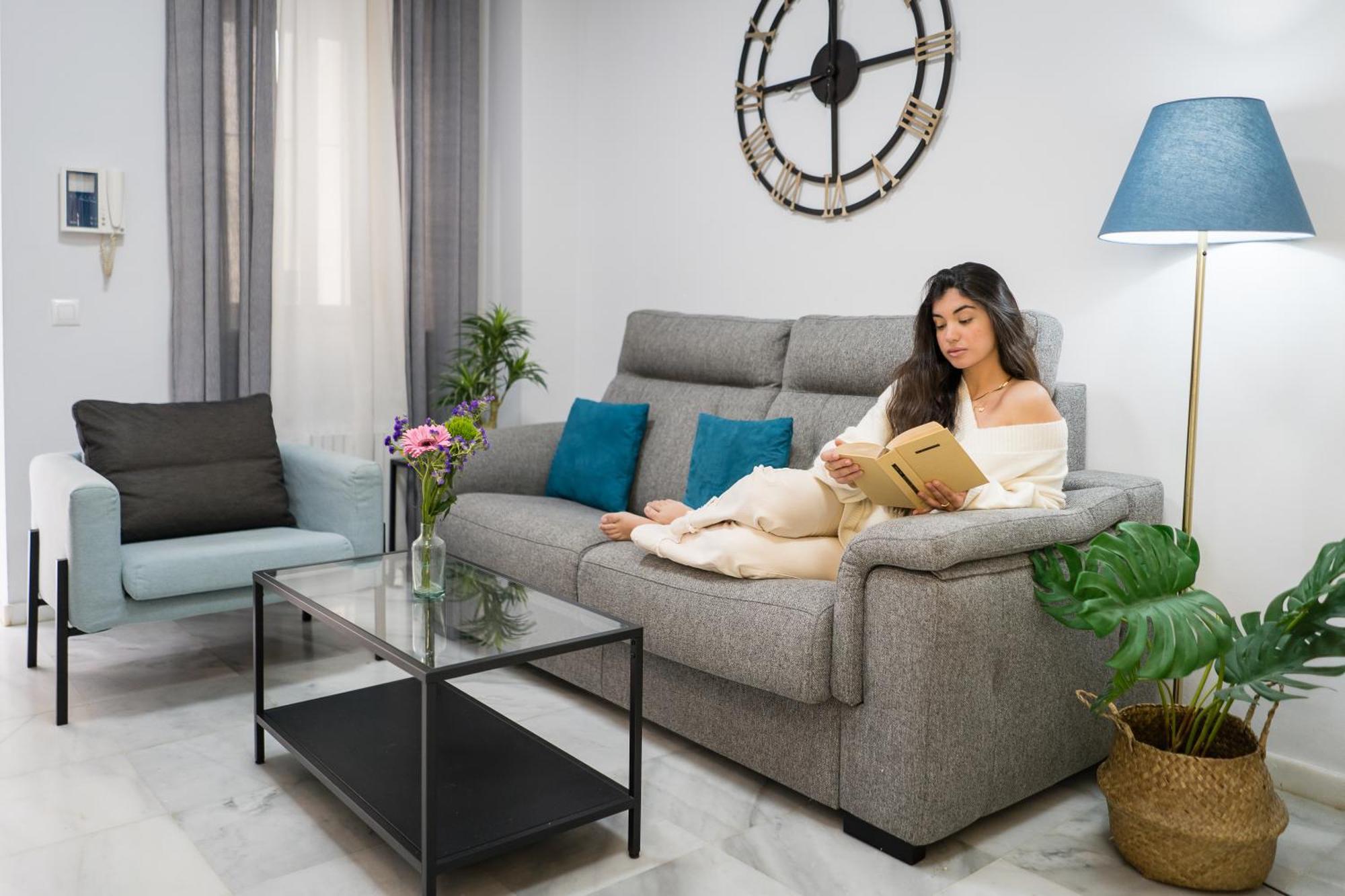 Apartamento Triana Deluxe Con Patio Privado เซบีญา ภายนอก รูปภาพ