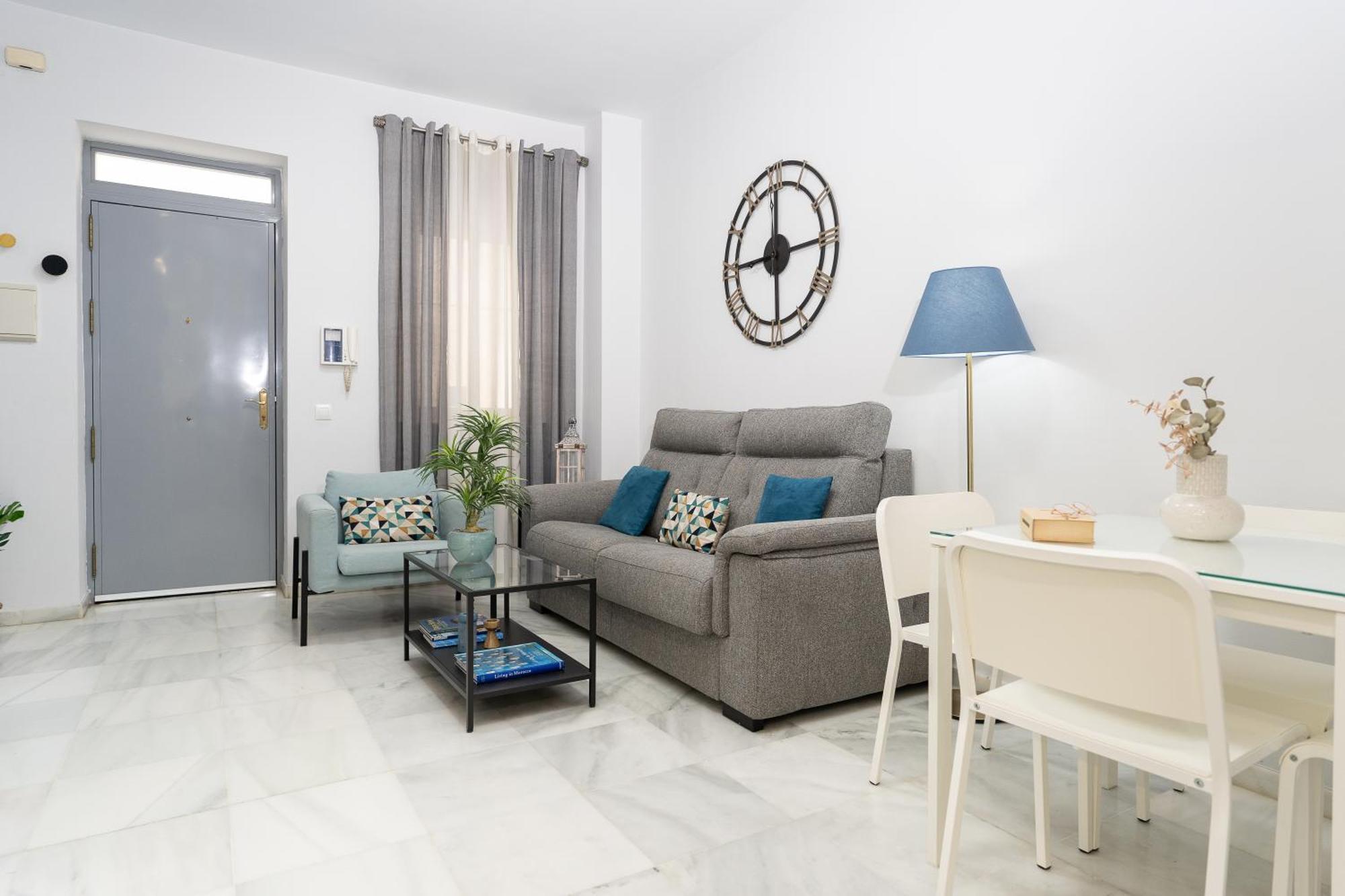 Apartamento Triana Deluxe Con Patio Privado เซบีญา ภายนอก รูปภาพ
