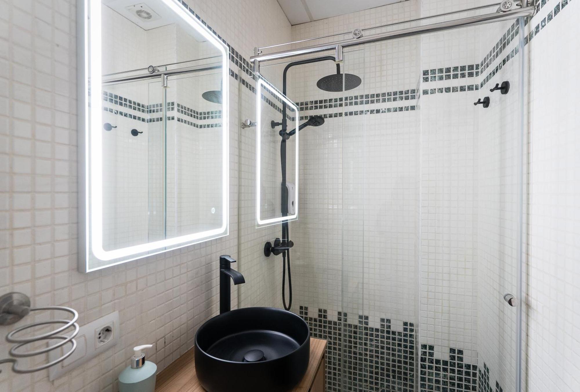 Apartamento Triana Deluxe Con Patio Privado เซบีญา ภายนอก รูปภาพ