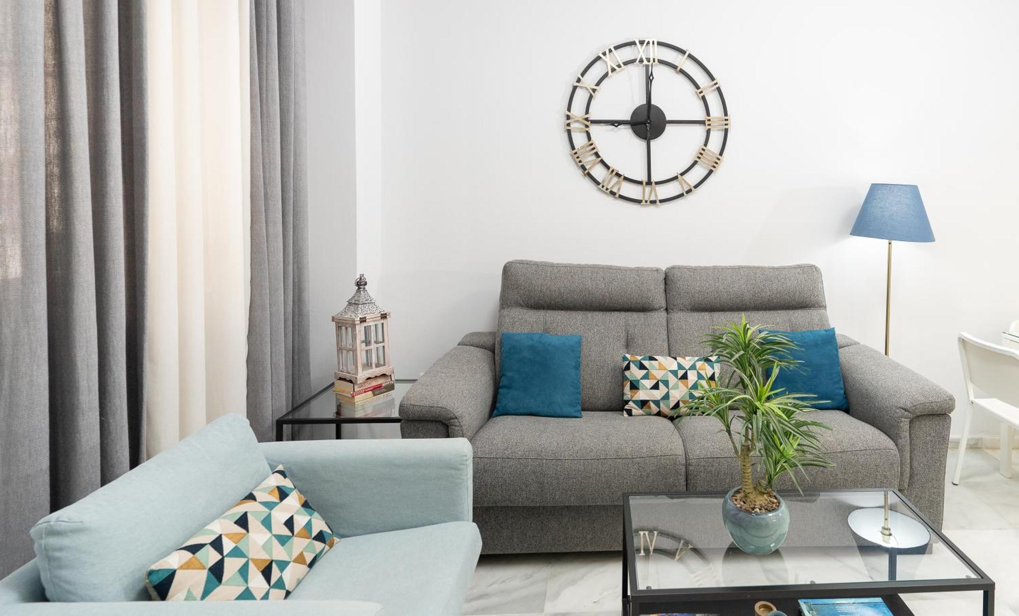 Apartamento Triana Deluxe Con Patio Privado เซบีญา ภายนอก รูปภาพ