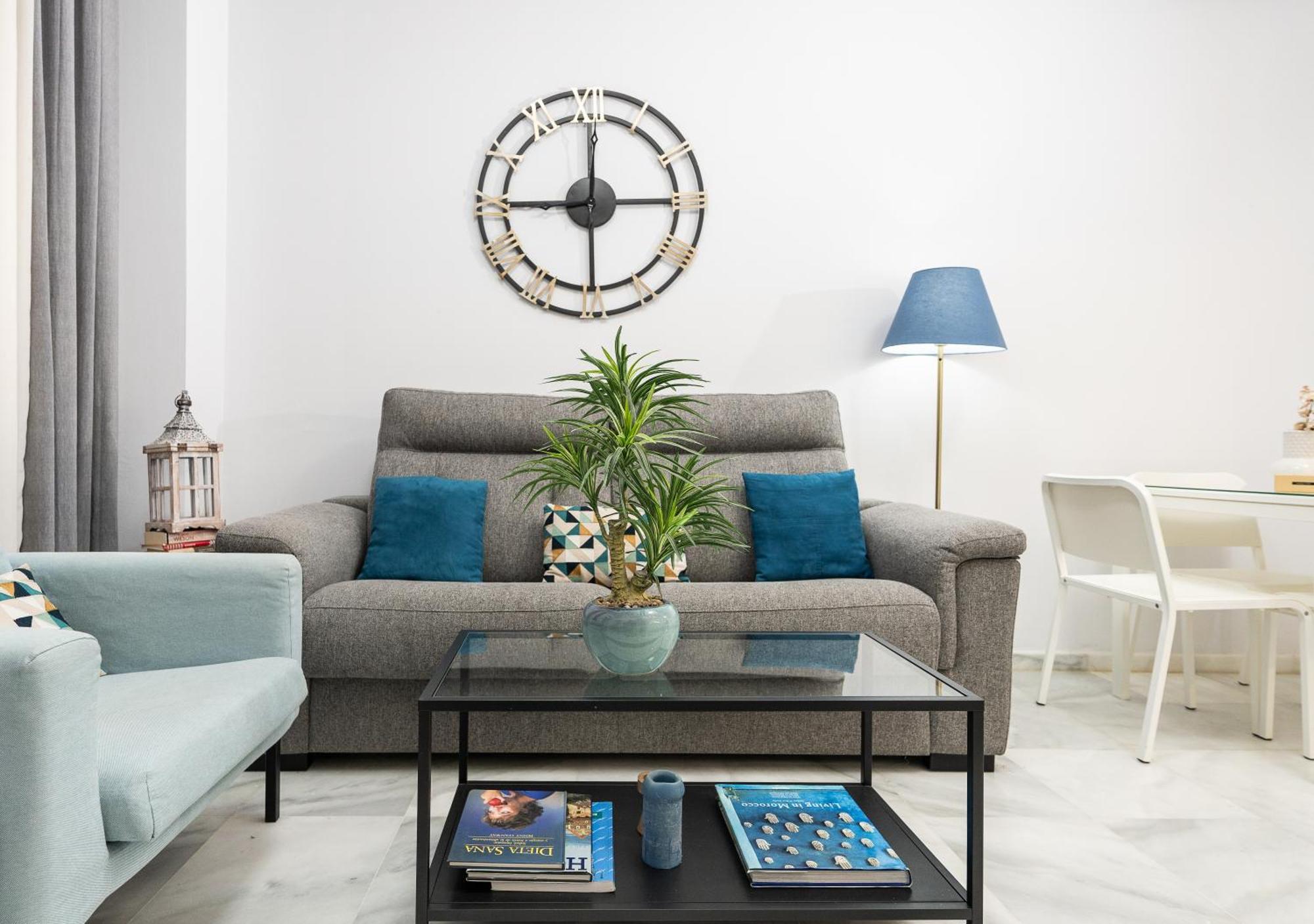 Apartamento Triana Deluxe Con Patio Privado เซบีญา ภายนอก รูปภาพ