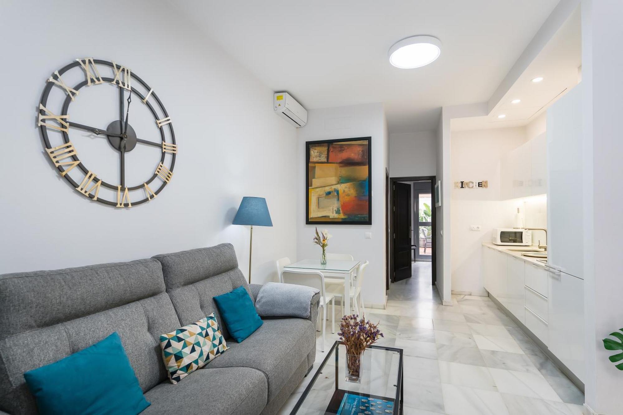 Apartamento Triana Deluxe Con Patio Privado เซบีญา ภายนอก รูปภาพ