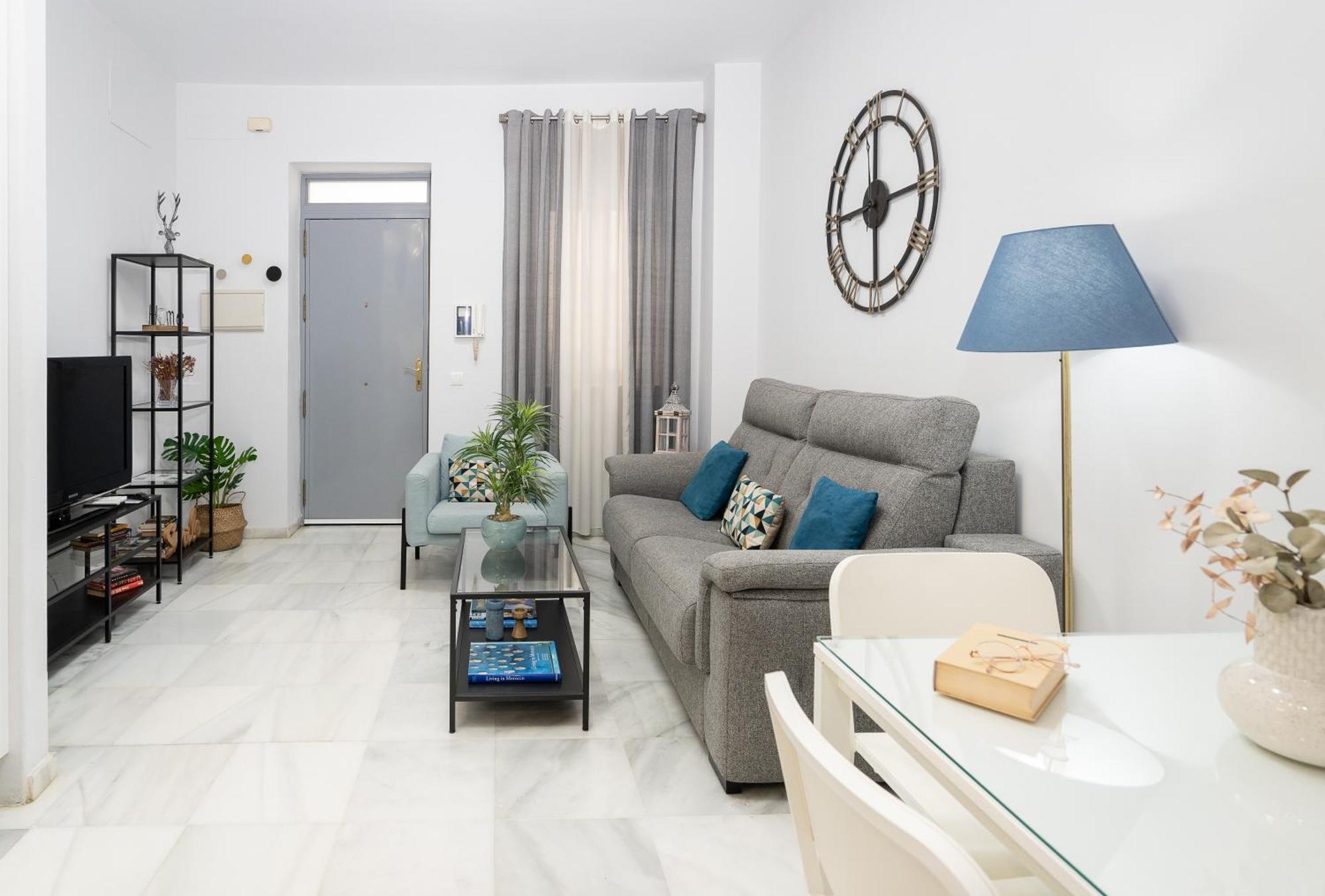 Apartamento Triana Deluxe Con Patio Privado เซบีญา ภายนอก รูปภาพ
